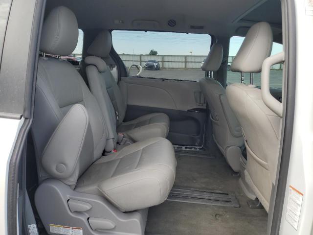 Photo 11 from auction – 2018 TOYOTA SIENNA XLE with VIN 5TDYZ3DC7JS907308