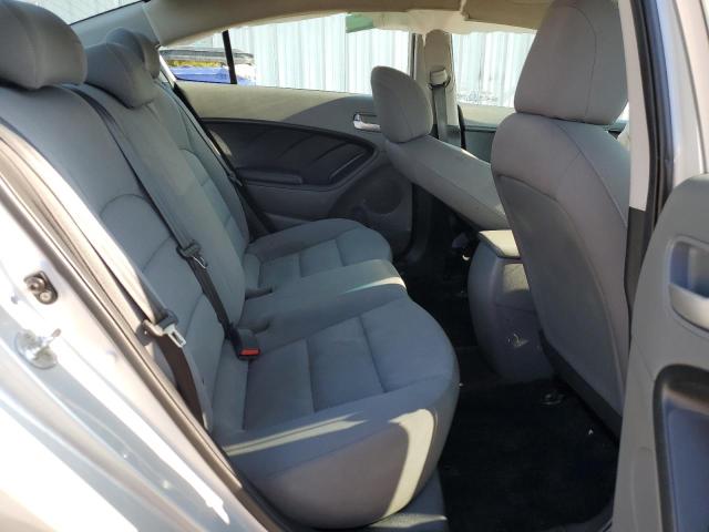 Photo 10 from auction – 2017 KIA FORTE LX with VIN 3KPFK4A70HE079017