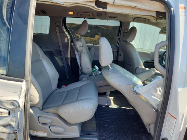 Photo 11 from auction – 2017 TOYOTA SIENNA XLE with VIN 5TDYZ3DC6HS807002