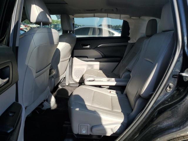 Photo 11 from auction – 2018 TOYOTA HIGHLANDER with VIN 5TDYZRFH6JS242705