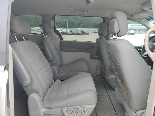Photo 11 from auction – 2010 CHRYSLER TOWN & COU with VIN 2A4RR2D15AR387643
