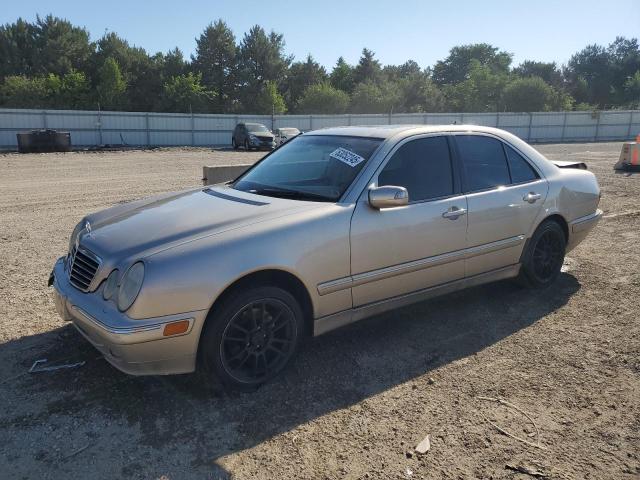 MERCEDES-BENZ E 320 4MAT 2000 with VIN WDBJF82J5YX037070 - Photo from auction