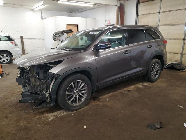 TOYOTA HIGHLANDER 2019 with VIN 5TDJZRFH2KS584428 - Photo from auction
