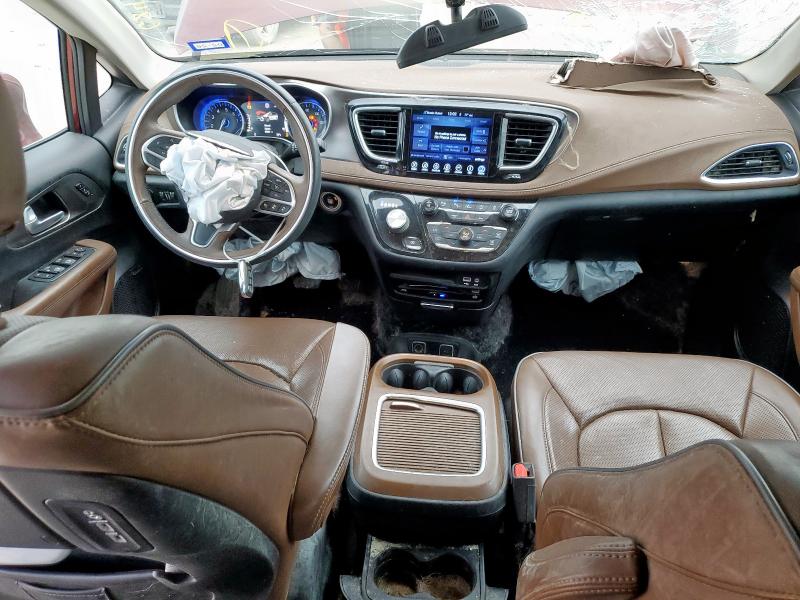 Photo 8 from auction – 2017 CHRYSLER PACIFICA LIMITED with VIN 2C4RC1GG5HR684410