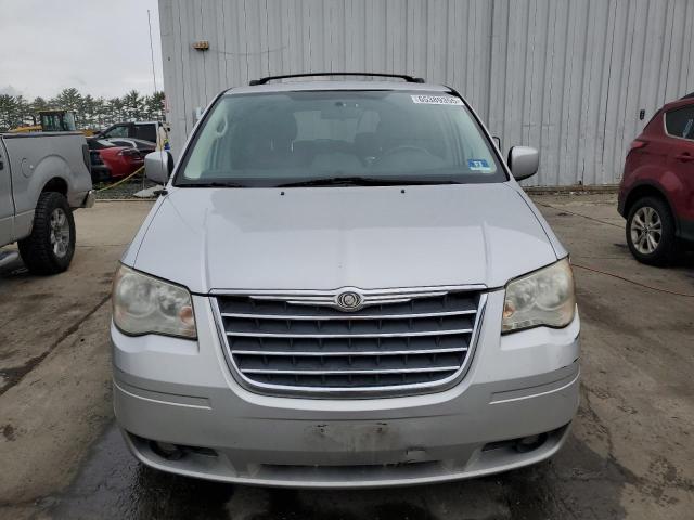 Photo 5 from auction – 2010 CHRYSLER TOWN & COU with VIN 2A4RR8D16AR502561