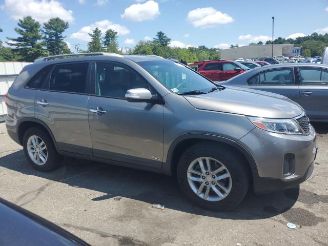 Photo 4 from auction – 2015 KIA SORENTO LX with VIN 5XYKTDA72FG647859
