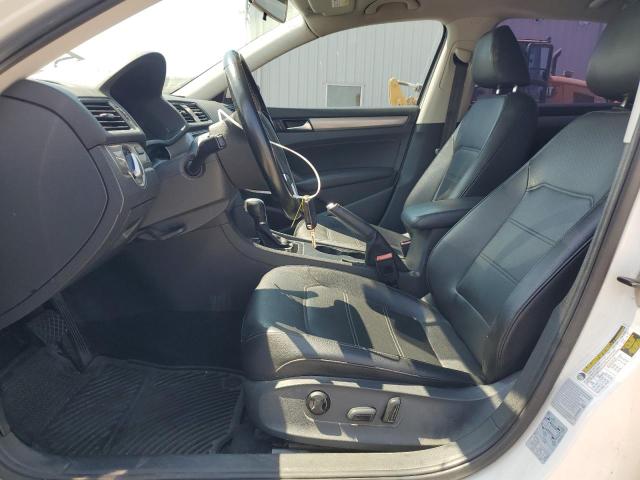 Photo 7 from auction – 2015 VOLKSWAGEN PASSAT S with VIN 1VWAT7A30FC006253