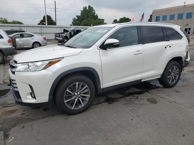 TOYOTA HIGHLANDER 2019 with VIN 5TDKZRFH5KS339997 - Photo from auction