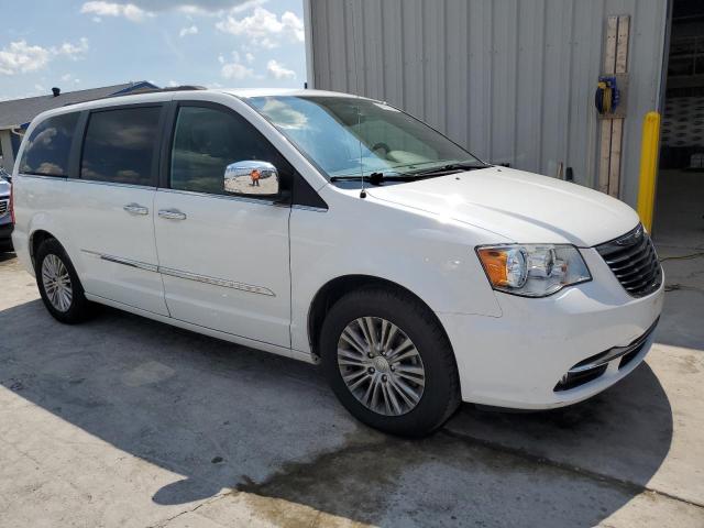 Photo 4 from auction – 2015 CHRYSLER TOWN & COU with VIN 2C4RC1CG1FR618391