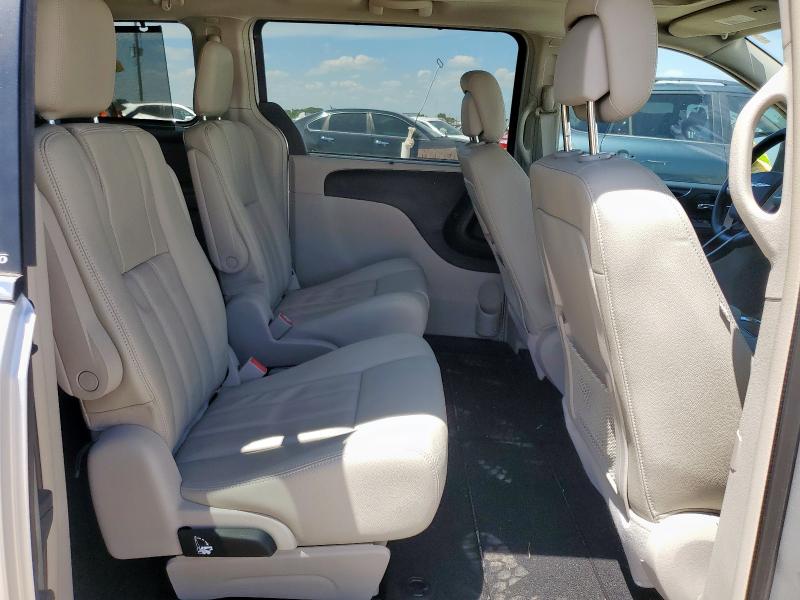 Photo 11 from auction – 2012 CHRYSLER TOWN & COU with VIN 2C4RC1CG7CR199992