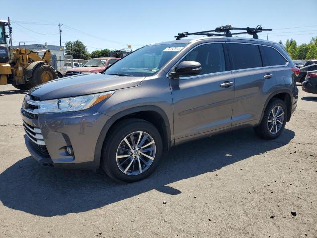 TOYOTA HIGHLANDER 2018 with VIN 5TDJZRFH8JS533935 - Photo from auction