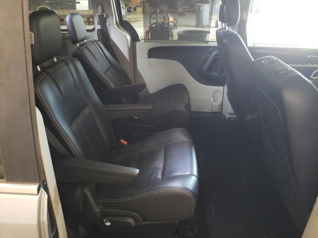 Photo 11 from auction – 2015 CHRYSLER TOWN & COU with VIN 2C4RC1BG3FR716999
