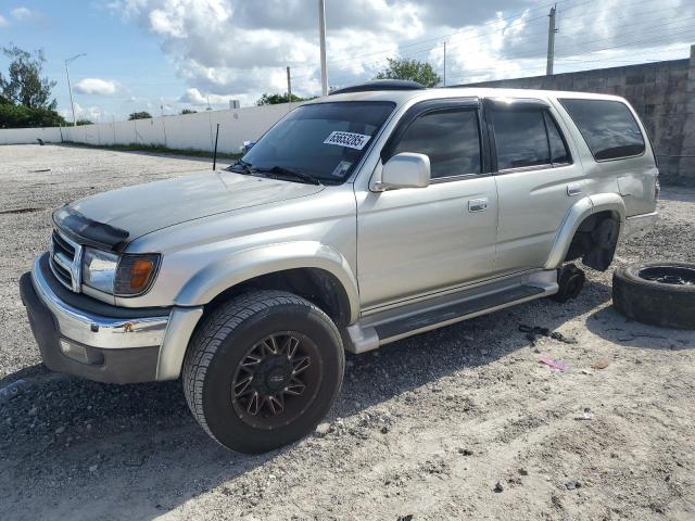 TOYOTA 4RUNNER SR 2000 with VIN JT3GN86R4Y0155235 - Photo from auction