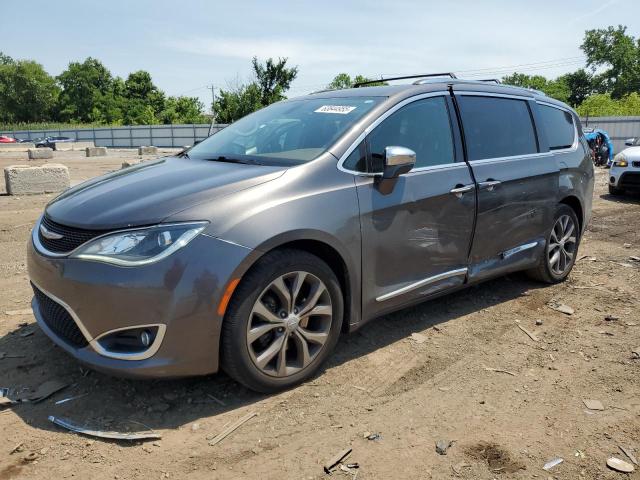 CHRYSLER PACIFICA LIMITED 2017 with VIN 2C4RC1GGXHR627717 - Photo from auction