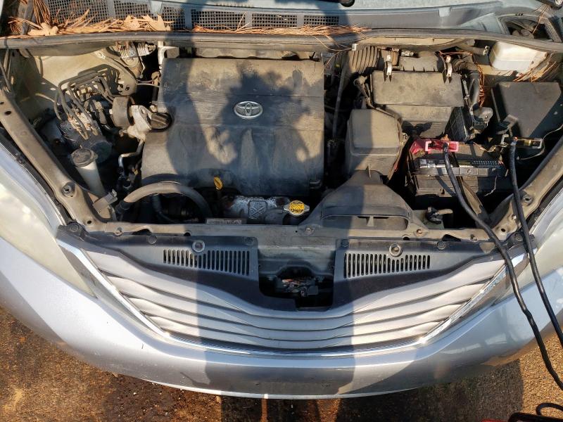 Photo 12 from auction – 2012 TOYOTA SIENNA XLE with VIN 5TDYK3DC8CS251000