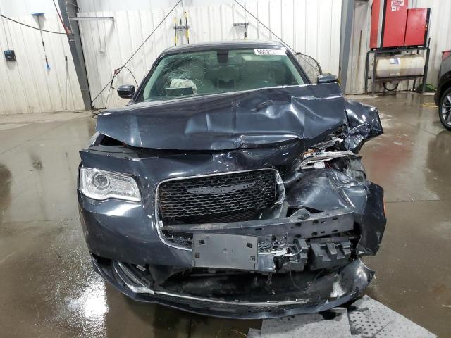 Photo 5 from auction – 2017 CHRYSLER 300 LIMITE with VIN 2C3CCARG3HH587087