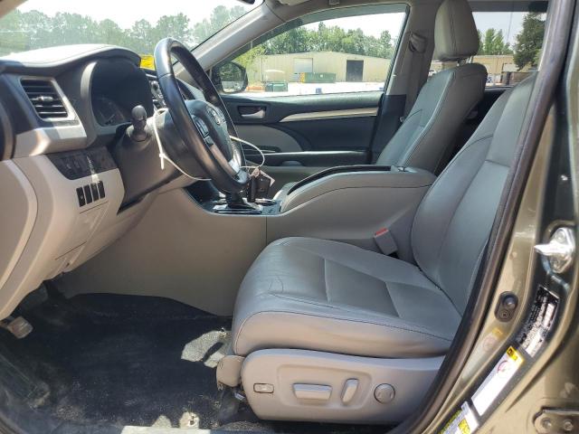 Photo 7 from auction – 2019 TOYOTA HIGHLANDER with VIN 5TDKZRFH4KS294342