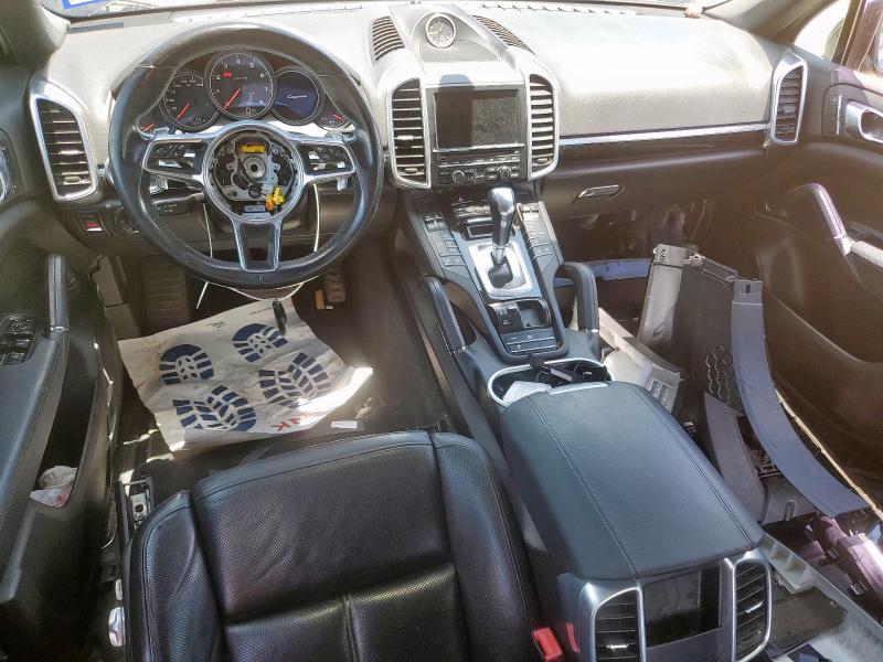 Снимка 8 от търг – 2016 PORSCHE CAYENNE с VIN WP1AA2A23GKA15070