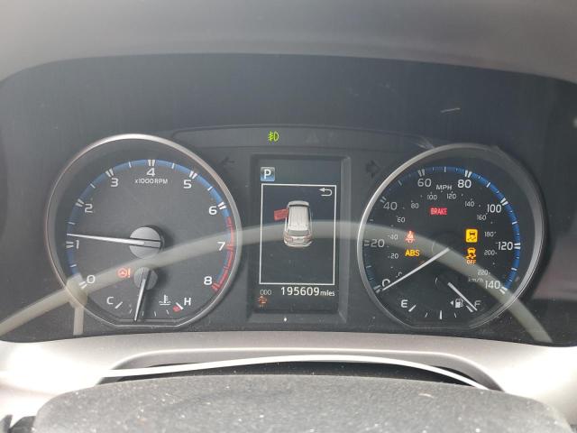 Photo 9 from auction – 2017 TOYOTA RAV4 XLE with VIN JTMRFREV0HJ144362