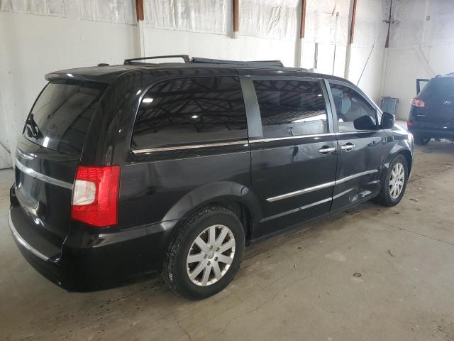 Photo 3 from auction – 2015 CHRYSLER TOWN & COU with VIN 2C4RC1BG4FR505276