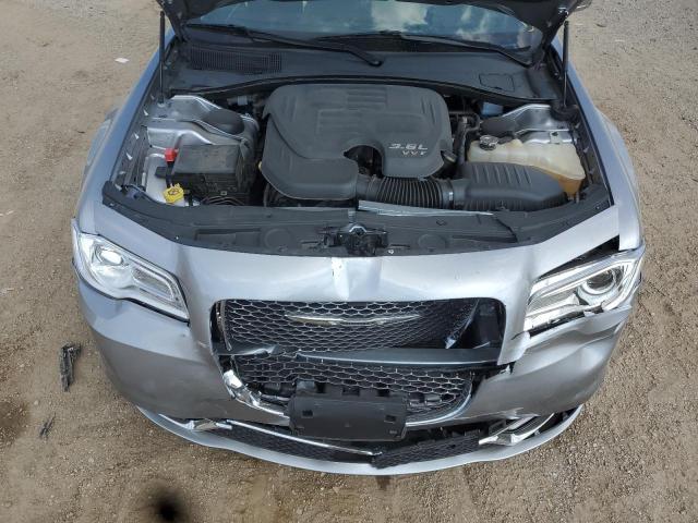 Photo 11 from auction – 2018 CHRYSLER 300 LIMITE with VIN 2C3CCAKG0JH300417