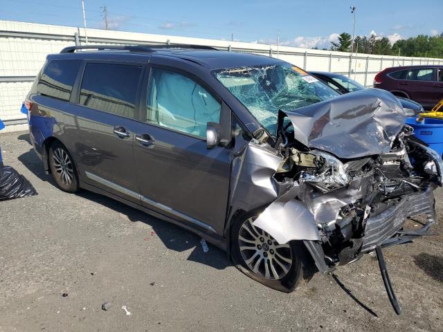 Photo 4 from auction – 2018 TOYOTA SIENNA XLE with VIN 5TDYZ3DC9JS949947