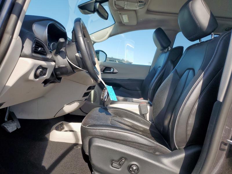 Photo 7 from auction – 2019 CHRYSLER PACIFICA L with VIN 2C4RC1GG0KR581676