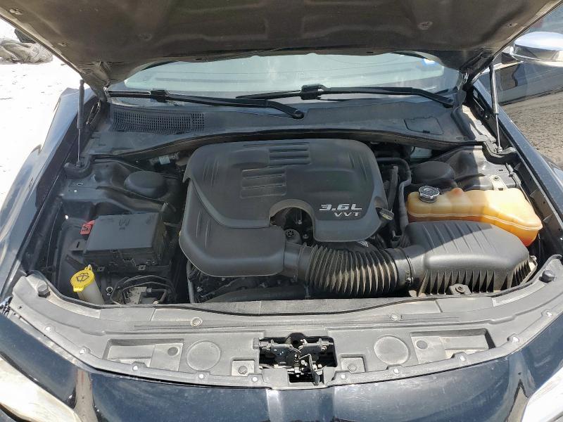 Photo 11 from auction – 2019 CHRYSLER 300 LIMITE with VIN 2C3CCAEG1KH682650