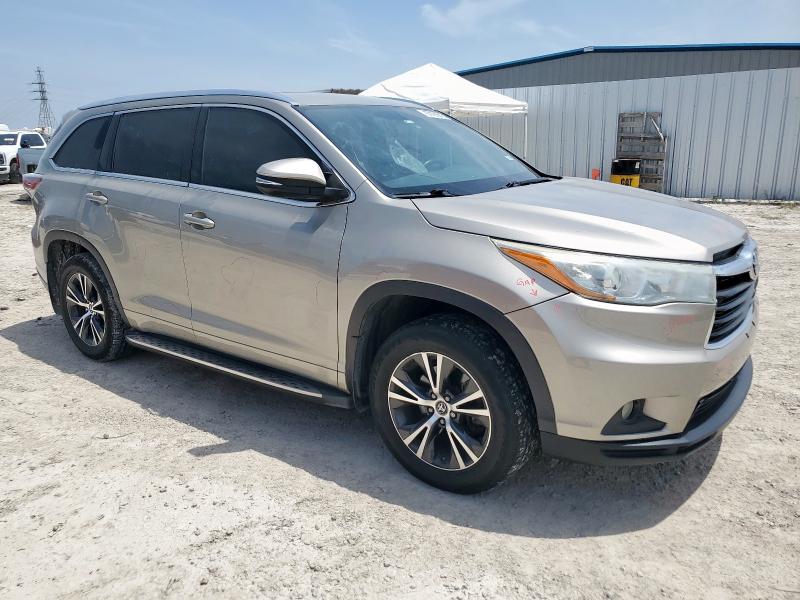 Photo 4 from auction – 2016 TOYOTA HIGHLANDER with VIN 5TDKKRFH0GS149634