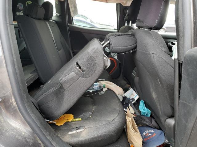 Photo 11 from auction – 2018 JEEP RENEGADE S with VIN ZACCJBAB4JPJ18261
