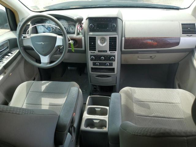 Photo 8 from auction – 2010 CHRYSLER TOWN & COU with VIN 2A4RR5D14AR405597