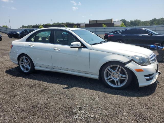 Photo 4 from auction – 2012 MERCEDES-BENZ C with VIN WDDGF8BB6CR238533