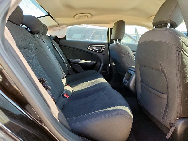 Photo 10 from auction – 2016 CHRYSLER 200 LIMITE with VIN 1C3CCCAB0GN137138