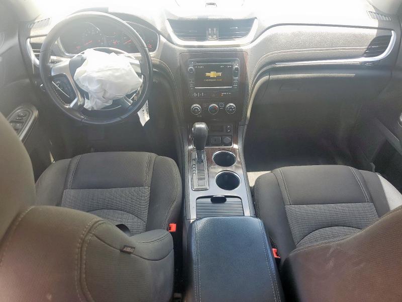 Photo 8 from auction – 2017 CHEVROLET TRAVERSE LT with VIN 1GNKRGKD2HJ204092