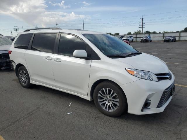 Photo 4 from auction – 2018 TOYOTA SIENNA XLE with VIN 5TDYZ3DC7JS907308