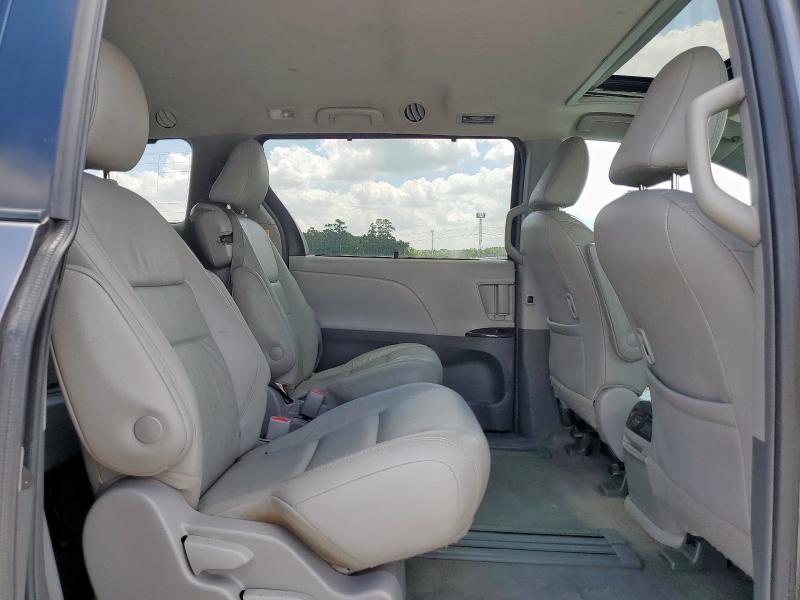 Photo 11 from auction – 2018 TOYOTA SIENNA XLE with VIN 5TDYZ3DC2JS903022