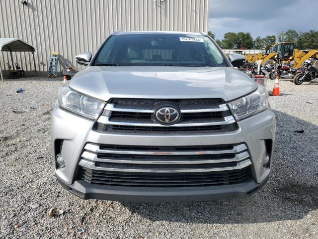 Photo 5 from auction – 2017 TOYOTA HIGHLANDER with VIN 5TDYZRFH6HS227339