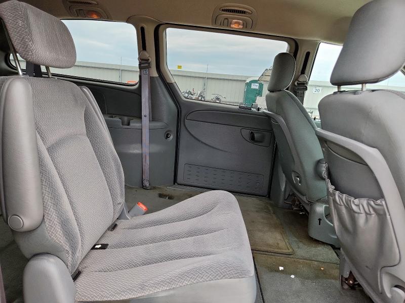 Photo 11 from auction – 2005 CHRYSLER TOWN & COU with VIN 2C4GP54LX5R392977
