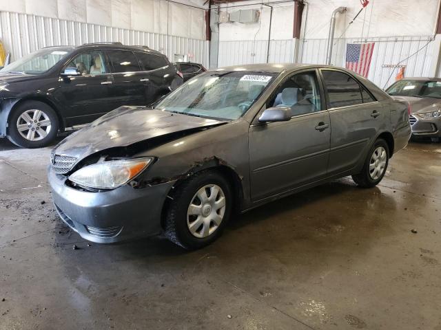 TOYOTA CAMRY LE 2004 with VIN 4T1BE32KX4U845829 - Photo from auction