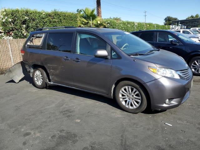 Photo 4 from auction – 2012 TOYOTA SIENNA XLE with VIN 5TDYK3DC7CS275515