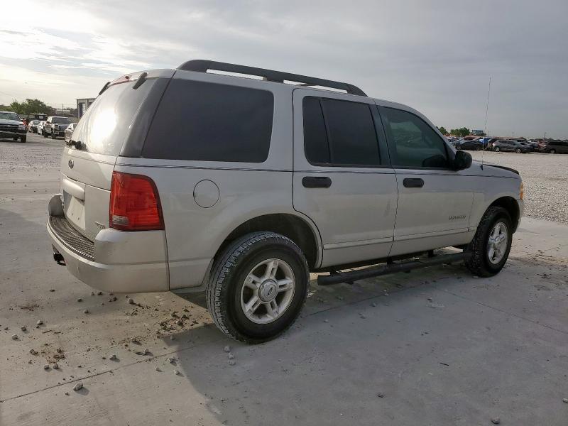 Photo 3 from auction – 2005 FORD EXPLORER XLT with VIN 1FMZU63K75ZA05884