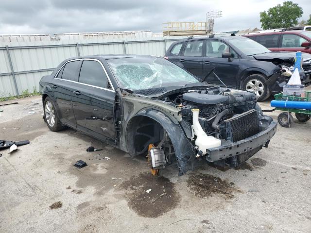 Photo 4 from auction – 2017 CHRYSLER 300 LIMITED with VIN 2C3CCARG2HH544960