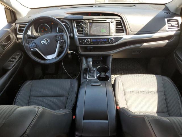 Photo 8 from auction – 2019 TOYOTA HIGHLANDER with VIN 5TDBZRFH3KS708176