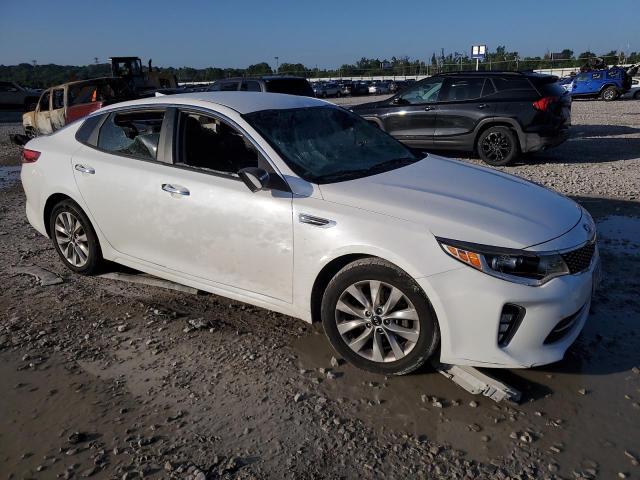 Photo 4 from auction – 2018 KIA OPTIMA with VIN 5XXGT4L30JG211766