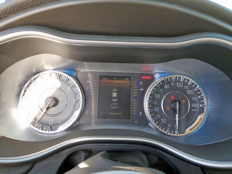 Photo 9 from auction – 2015 CHRYSLER 200 LIMITE with VIN 1C3CCCAB6FN526493