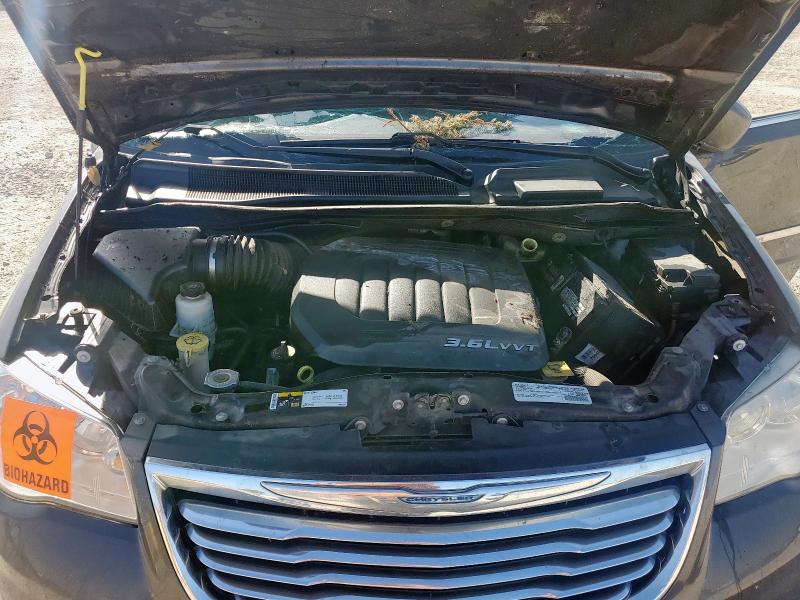 Photo 12 from auction – 2016 CHRYSLER TOWN & COU with VIN 2C4RC1BG6GR111859