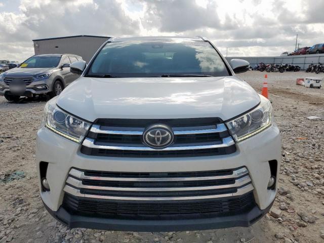 Photo 5 from auction – 2017 TOYOTA HIGHLANDER with VIN 5TDDZRFH4HS401147