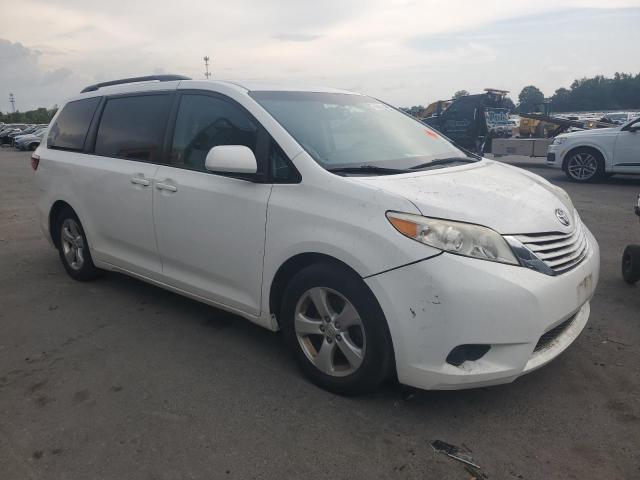 Photo 4 from auction – 2015 TOYOTA SIENNA LE with VIN 5TDKK3DC1FS664418