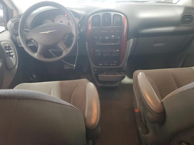 Photo 8 from auction – 2005 CHRYSLER TOWN & COU with VIN 1C4GP45R65B388355