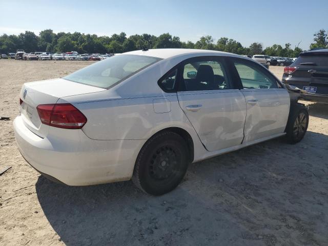 Photo 3 from auction – 2015 VOLKSWAGEN PASSAT S with VIN 1VWAS7A38FC003278